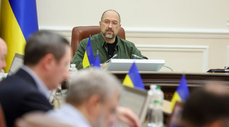 Безробітних в Україні залучатимуть до громадських робіт — Шмигаль