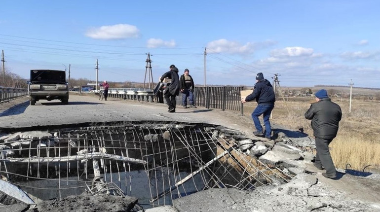 Надзвичайники евакуювали чоловіка та жінку з Великої Новосілки Волноваського району