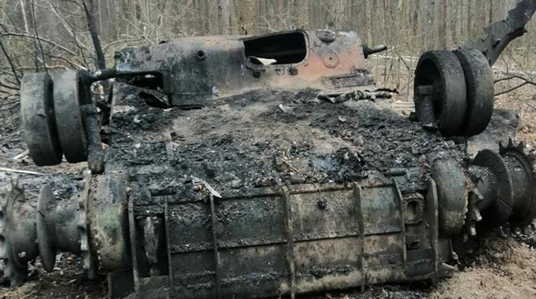 Рашисти, тікаючи пішки до кордону, йшли через село й питали де можна придбати харчі та попити води