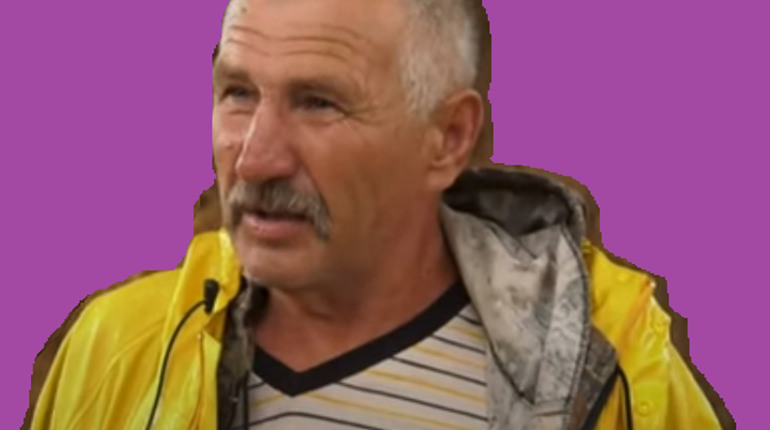 Зі сходу на захід із стадом овець. Володимир Альохін з Павлівки розповів про евакуацію ферми