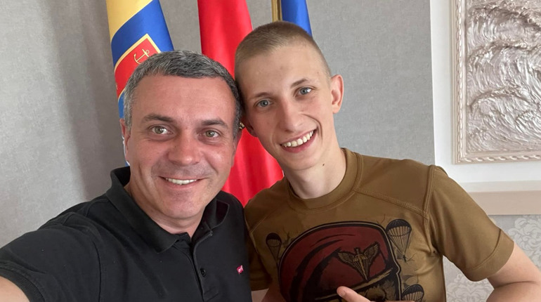 Мер Балти Сергій Мазур зустрівся з Героєм Олександром Стрілцем