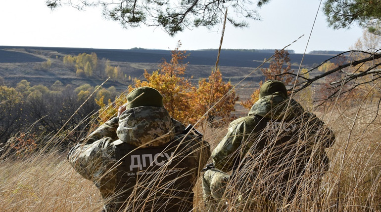 Дружина троїцького прикордонника вирвалася з окупації та переїхала до Дніпра