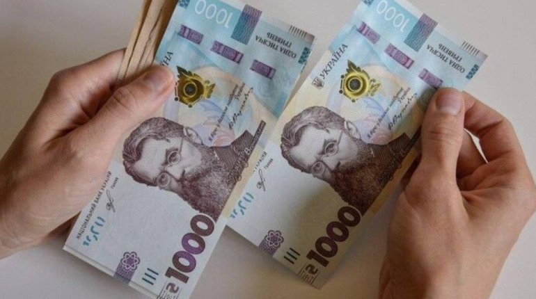 Евакуйованим затримують соціальну допомогу за травень: чому та чи буде вона надходити