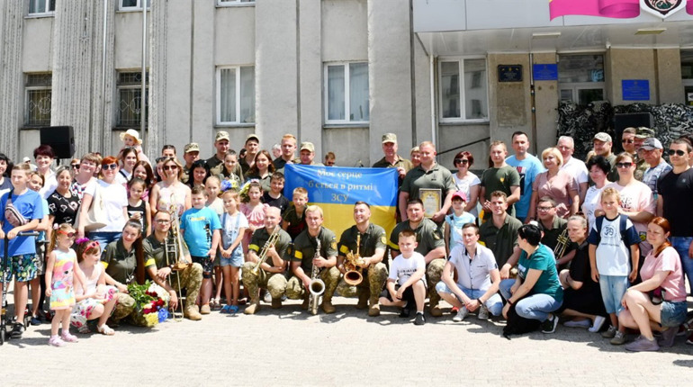 Ніжин: концерт творчого колективу Заслуженого академічного Зразково-показового оркестру ЗСУ