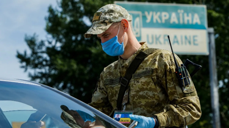 Виїзд чоловіків призовного віку за кордон. Як на це реагують самі ж чоловіки?