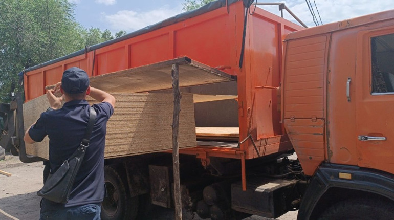 Гуляйпільська громада отримала будматеріали для усунення наслідків обстрілів