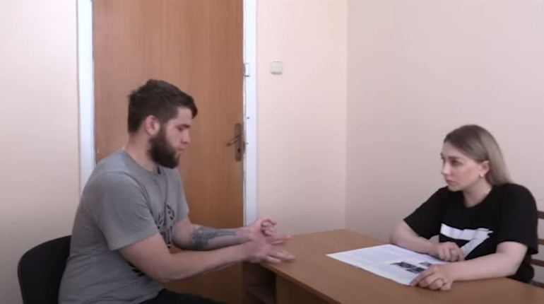 Росіяни випустили нове відео з полоненими мелітопольцямі, які оговорюють себе