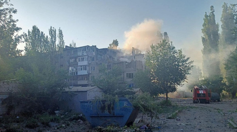 Ворог вдарив по багатоповерхівці у Миколаєві: є загиблі та поранені
