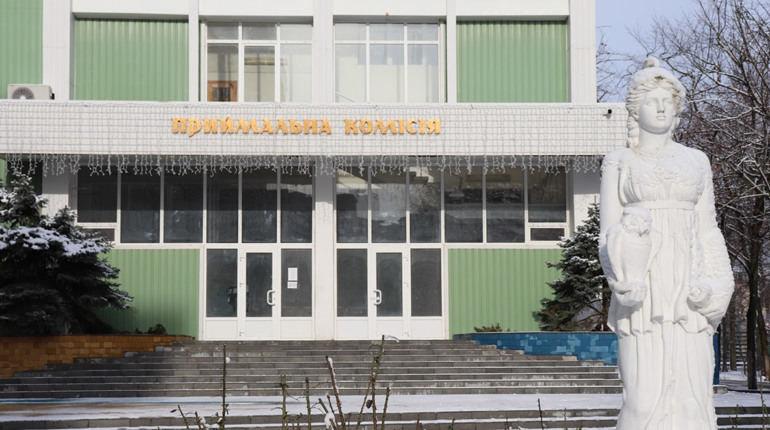 У ХДУ реєструють абітурієнтів на творчий конкурс, мультитест не потрібен