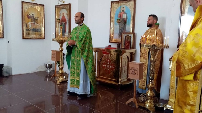Священник ПЦУ розказав про життя та службу в окупованому Генічеську