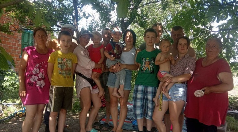 «Усе таке соковите, зелене, корівкам подобається»: Родина з Донеччини перевезла ферму на Гадяччину