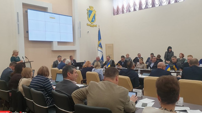 За рішенням сесії, в Южному звільнили керуючу справами міського голови