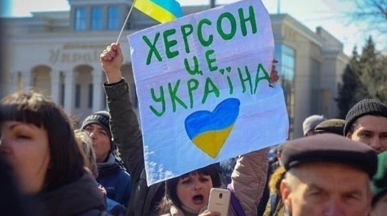 У Херсоні росіяни викрали виборчі списки. Чи прискорить це підготовку до псевдореферендуму?