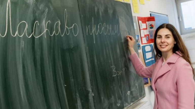 Вчителям повернули відпустку тривалістю 56 днів, проте є обмеження – Рада