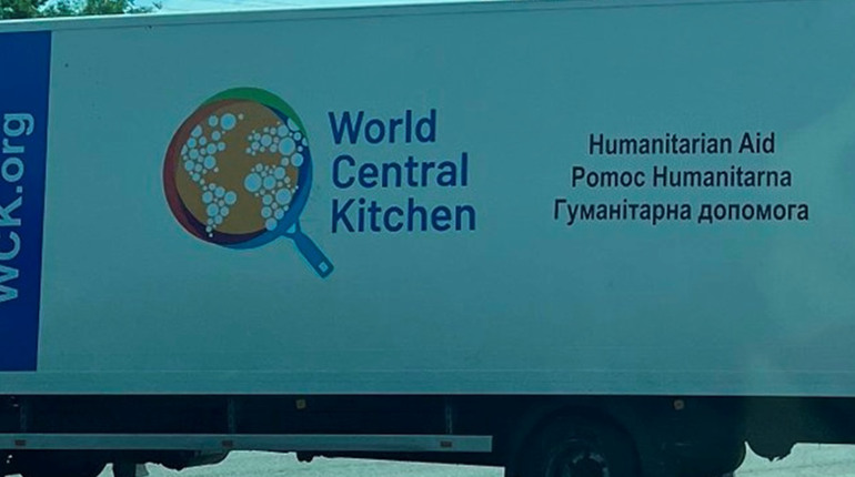 У Гадячі переселенцям роздаватимуть продуктові набори від американського шеф-кухаря