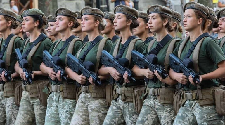 Мобілізація жінок в Україні: обов’язкового призову немає, військовий облік лише за професіями