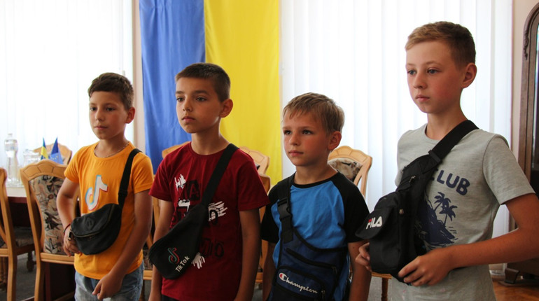 Підтримка армії від дітей: у Дрогобичі школярі вже місяць збирають кошти для військових