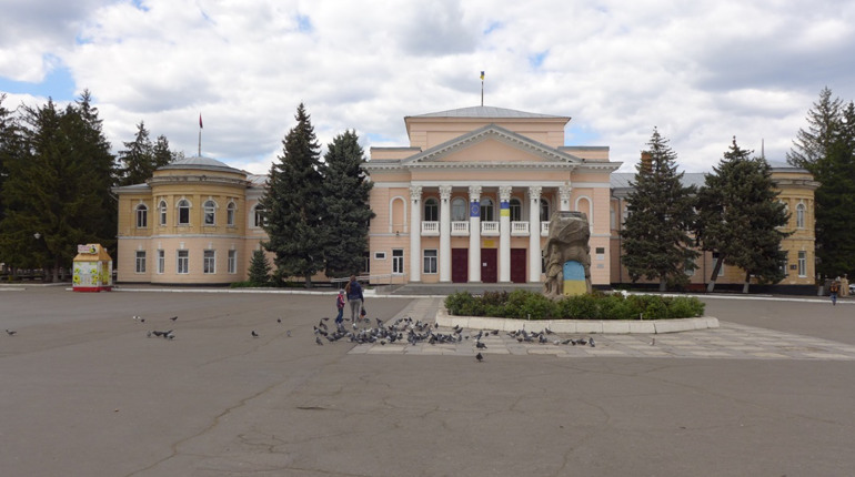 Первомайськ — більшовицька та російськомовна назва. Перейменуванню бути
