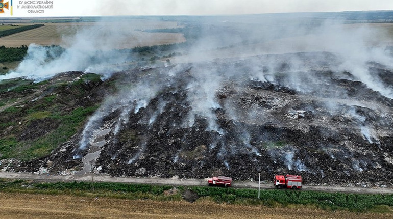 На Вознесенщині горить полігон твердих побутових відходів: дим, сморід та шкода екосистемі