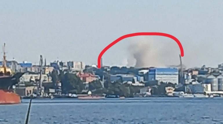 ЗСУ поцілили по військовій частині рф у Херсоні: з-під завалів чути крики окупантів