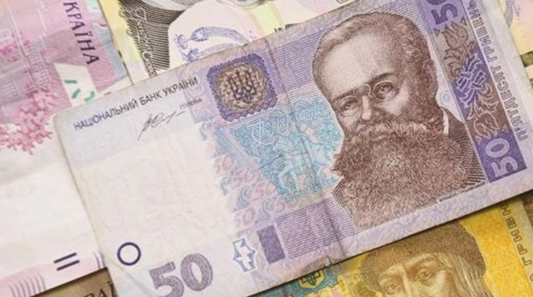 Зеленський звільнив частину українців від сплати військового збору: хто зможе не платити