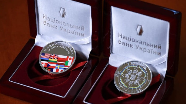 Нацбанк випустив перші під час війни пам’ятні монети «В єдності – сила»