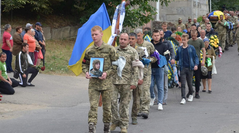 У Балті попрощалися із загиблим 22-річним воїном Дмитром Мадісоном