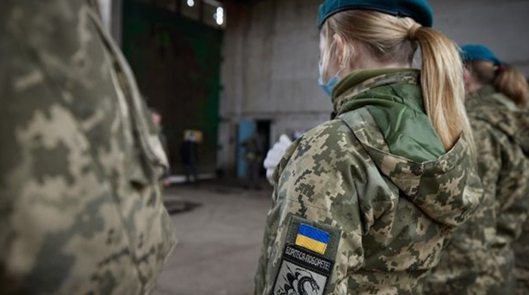 До закінчення війни жінок не будуть ставити на військовий облік