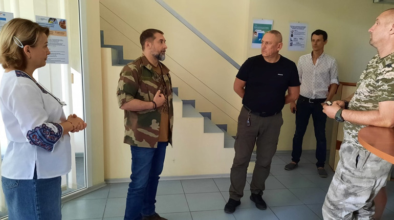 У Дніпрі відкрили центр надання допомоги вимушеним переселенцям з Луганщини