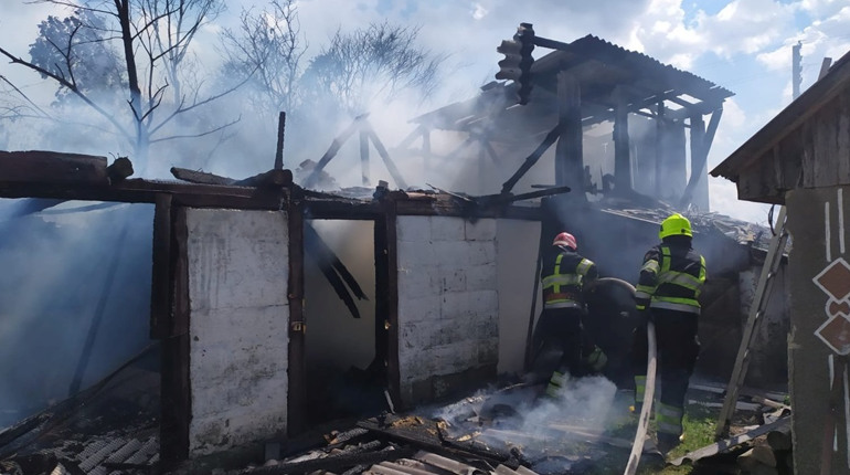Пожежі на Сарненщині: згоріли дрова й сіно