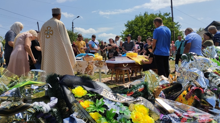 Первомайськ попрощався із загиблим воїном Максимом Смєловим