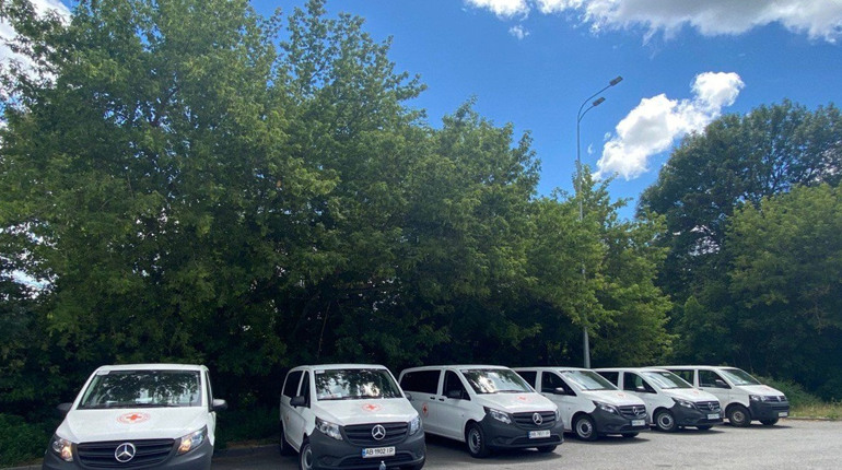Медикам Сарненського району передали автомобілі