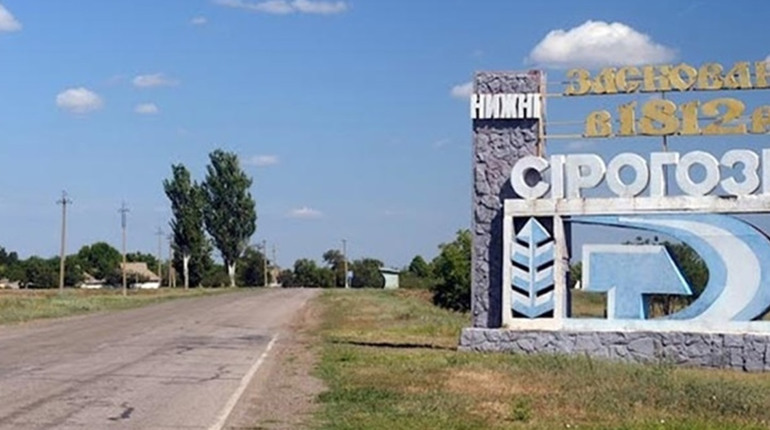 Заробітки під обстрілами та магазин у кожному дворі: як живуть люди на окупованій Сірогозщині