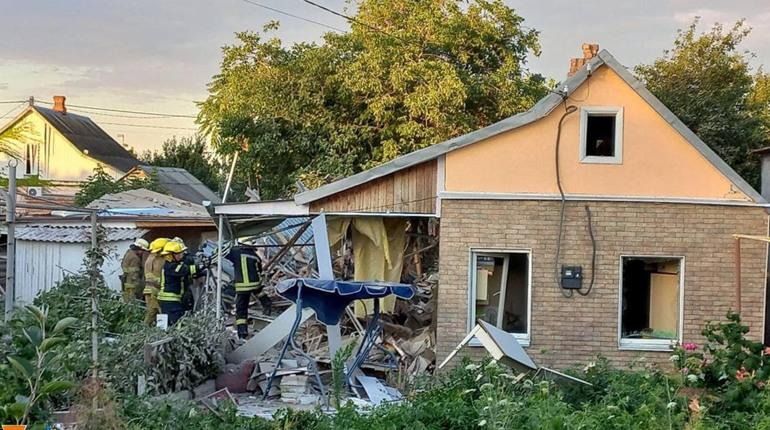 Наслідки нічного обстрілу Нікополя: 2 людей загинули, 9 поранені