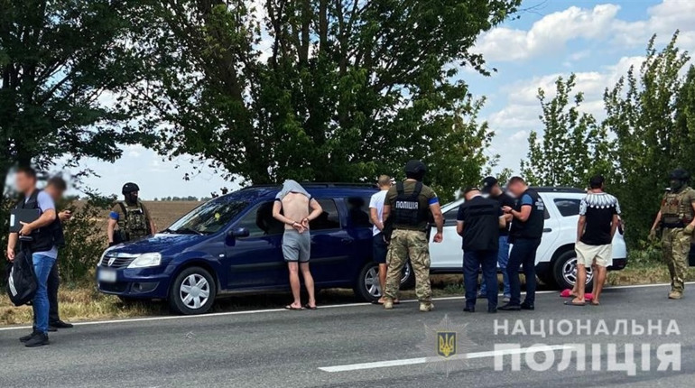 12 тисяч доларів, щоб не служити: на Одещині працівники військкомату заробляли на ухилянтах