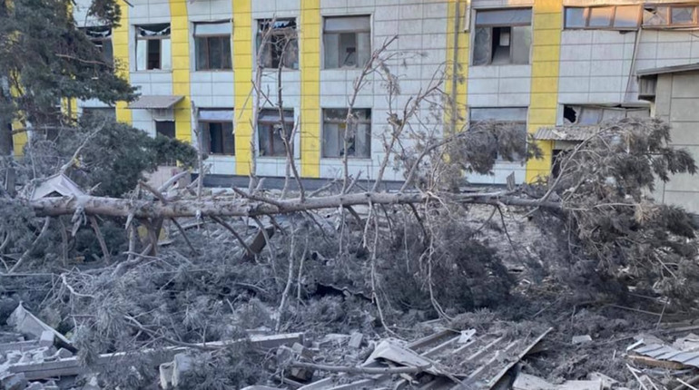 Ворог обстріляв три райони Дніпропетровщини, є загибла і поранені
