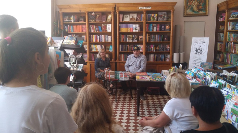 У ніжинській книгарні "Освіта" відбулася цікава й важлива для культурного життя міста подія