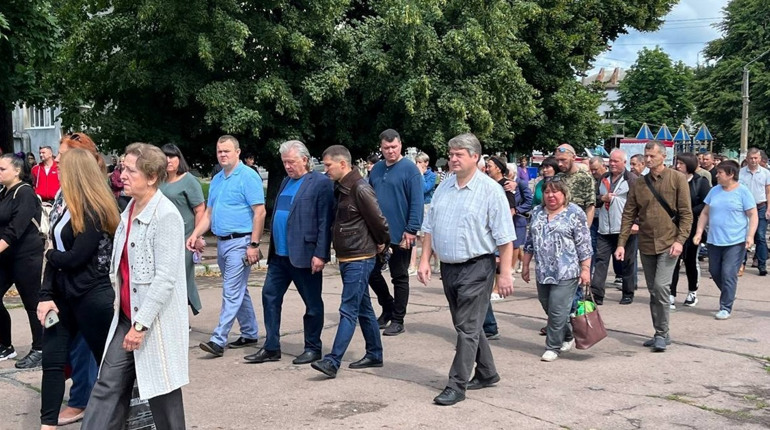 У Шостці провели в останню путь героя-захисника – Івана Суримова