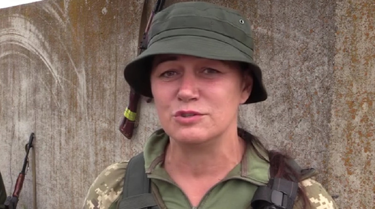 "Кидайте таксі та йдіть на фронт": історія про бізнесвумен Анжелу, яка стала матросом та медсестрою