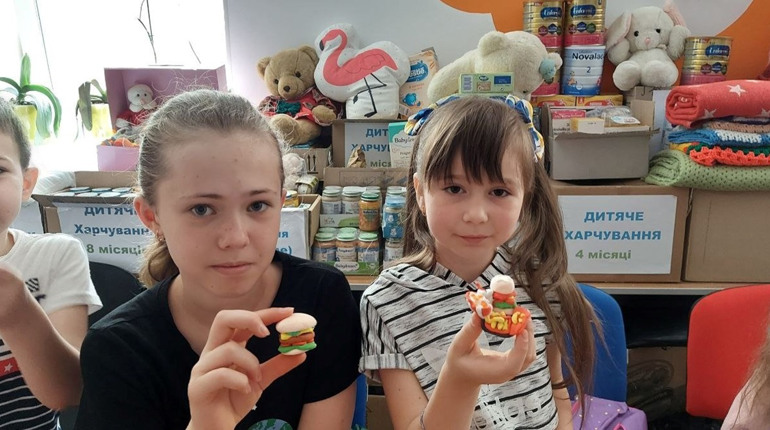 З пластиліну, але такі апетитні: як у Балті святкували День бургера