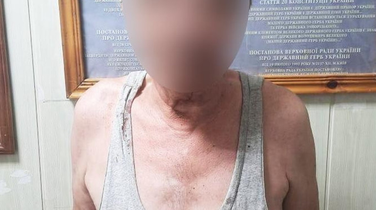 Наніс ножові поранення: на Вознесенщині затримано 65-річного чоловіка