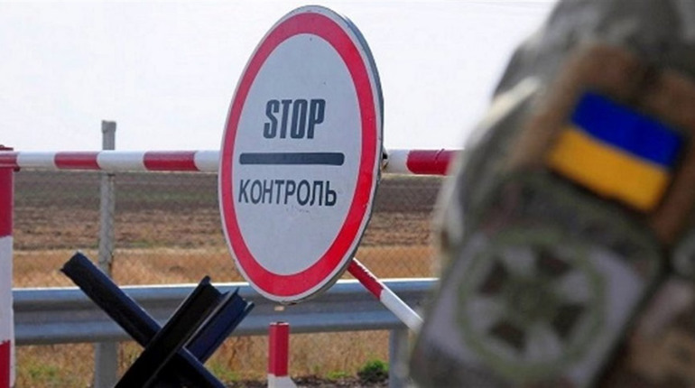 8 тисяч доларів зловмисниця хотіла отримати за підроблені документи для перетину державного кордону
