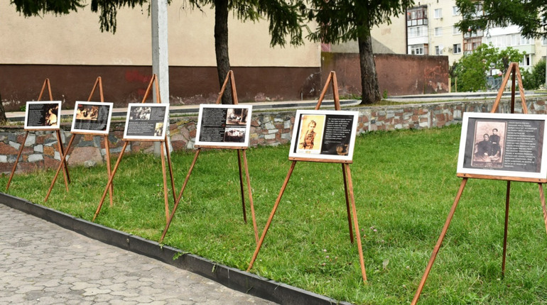 Презентація фотовиставки "Місцями натхнення"