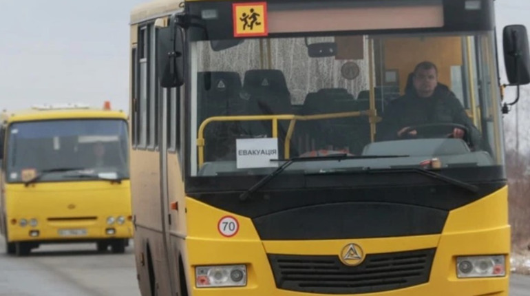 Поліція евакуювала чотирьох жителів Мар’їнки. Як виїхати з міста