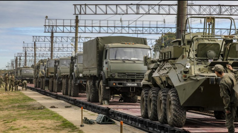 Росіяни відводять частину війська від Ізюмського напряму та перенаправляють на Херсон. Чого чекати