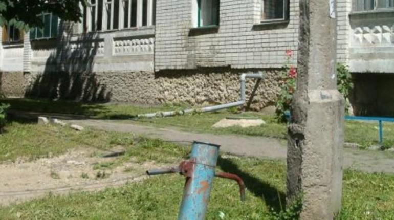 Окупований Лисичанськ: багатоповерхівки без водопостачання, зручності - на вулиці
