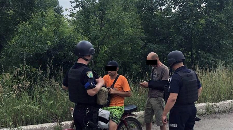 12 колаборантів, які допомагали ворогові, затримала поліція у Торецьку