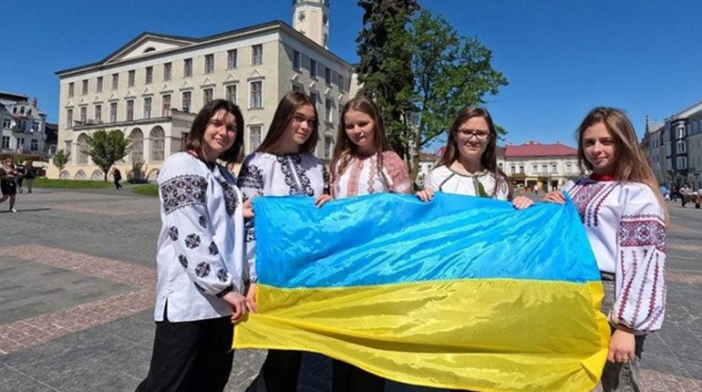 Музичний вечір, відеоролики та онлайн-акція: як у Дрогобичі відзначатимуть День молоді