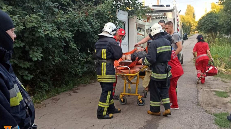У Жовтих Водах 15 вогнеборців 20 хвилин гасили пожежу в приватному будинку