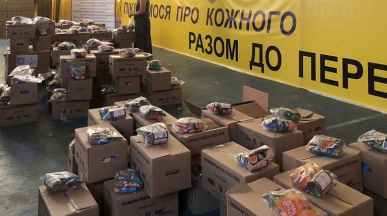 Для переселенців з Луганщини відкрили гуманітарні хаби в двох регіонах. Де можна отримати допомогу
